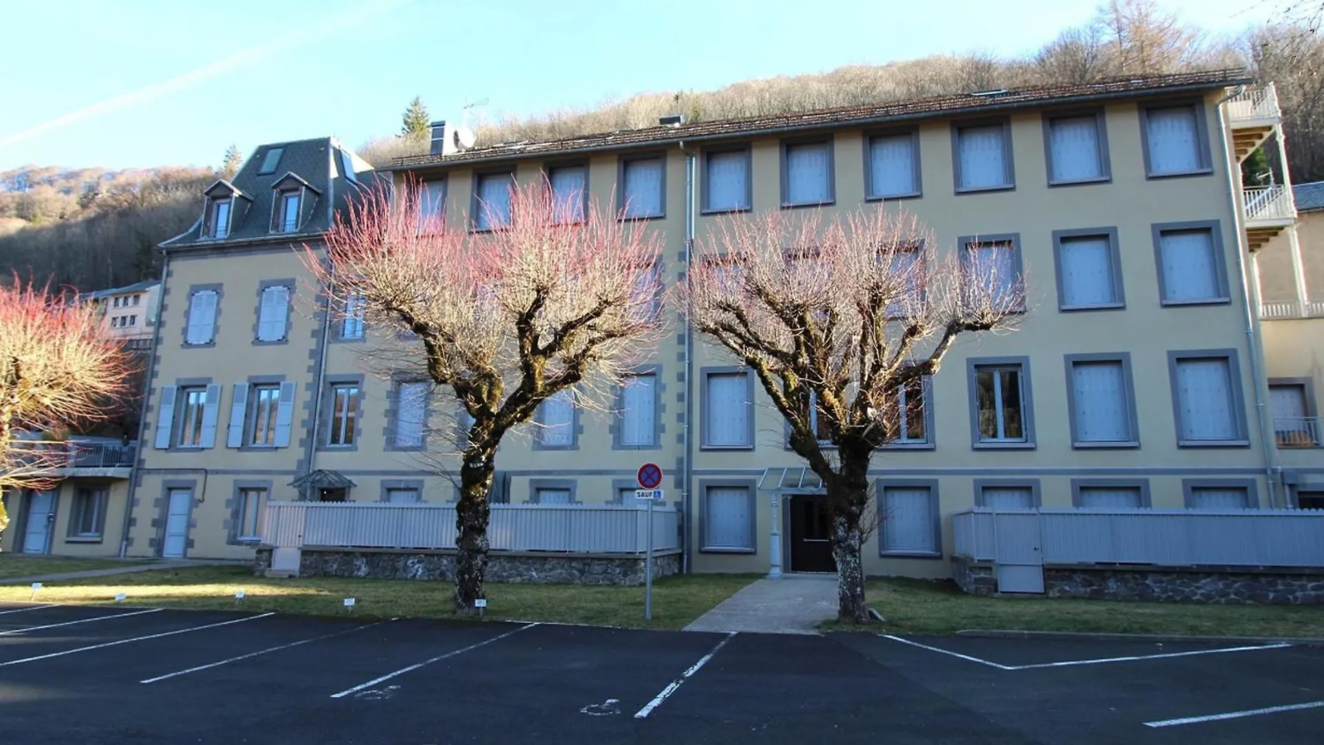 Charmant F3 Avec Parking Prive, Proche Thermes Et Commodites - 4 Pers, Animaux Acceptes - Fr-1-415-77 Le Mont-Dore Apartment